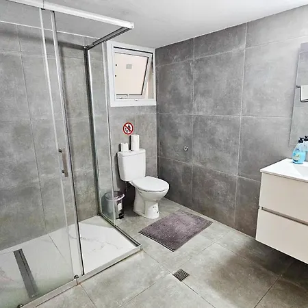 Downtown Rooms, 200m From Marina *